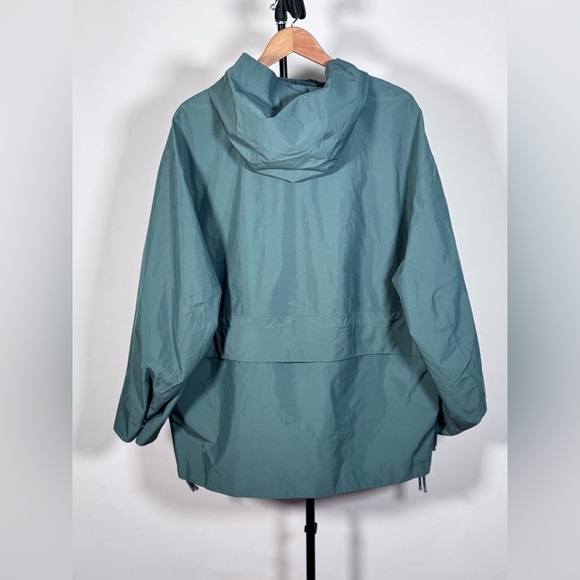 NWOT Lululemon Oversized Hooded Rain Jacket Medium Forest - Picture 8 of 10